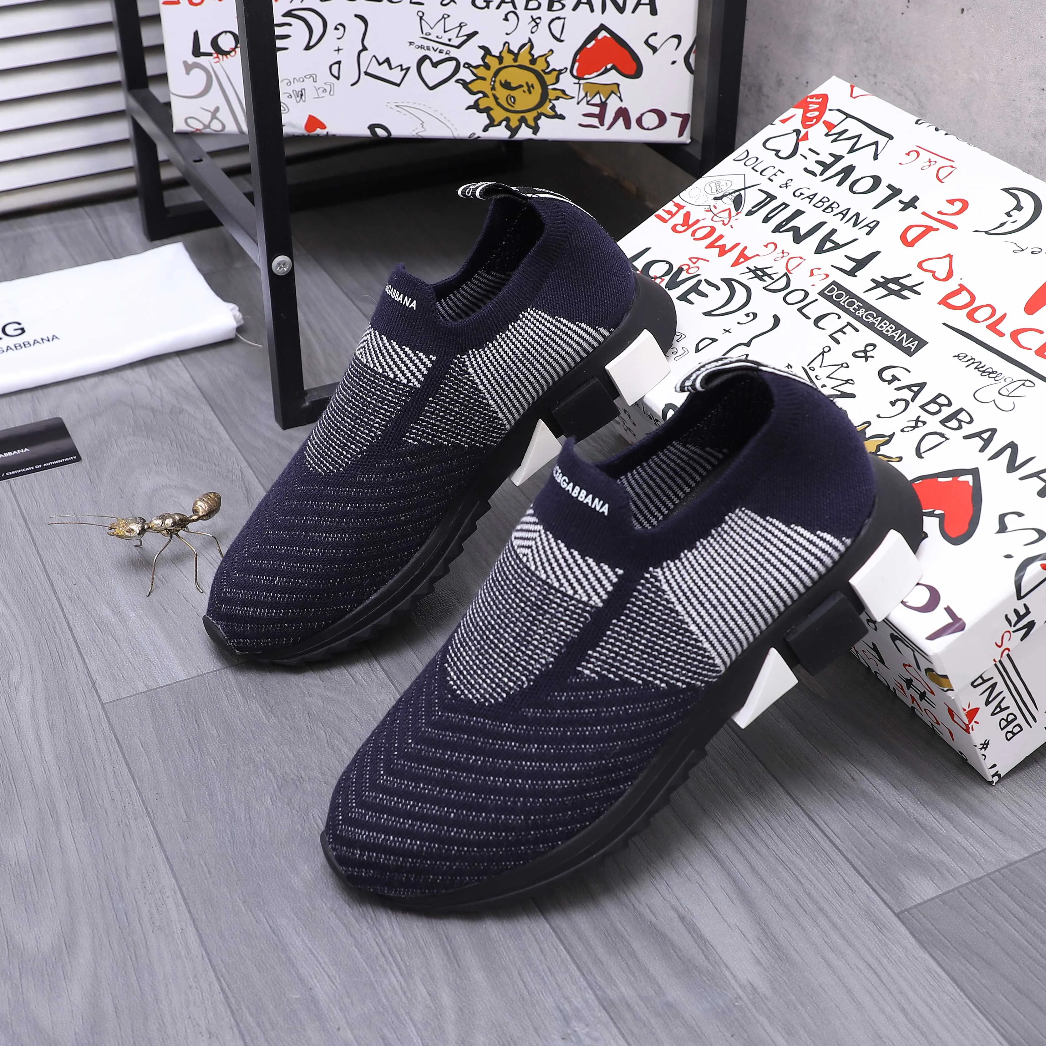 Men's shoes 💰p360 Product trademark: DG (Dolce & Gabbana) casual shoes for couples. Regular size: 36-46 (45.46 is custom-made and non-refundable) Product materials: Selected fly-knit breathable upper, cowhide insole, rubber outsole